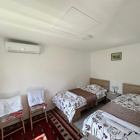 Garden Guesthouse Gjakova Eksteriør billede