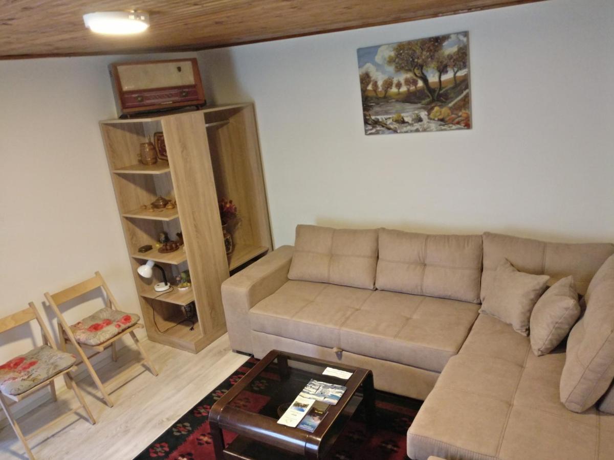 Garden Guesthouse Gjakova Eksteriør billede