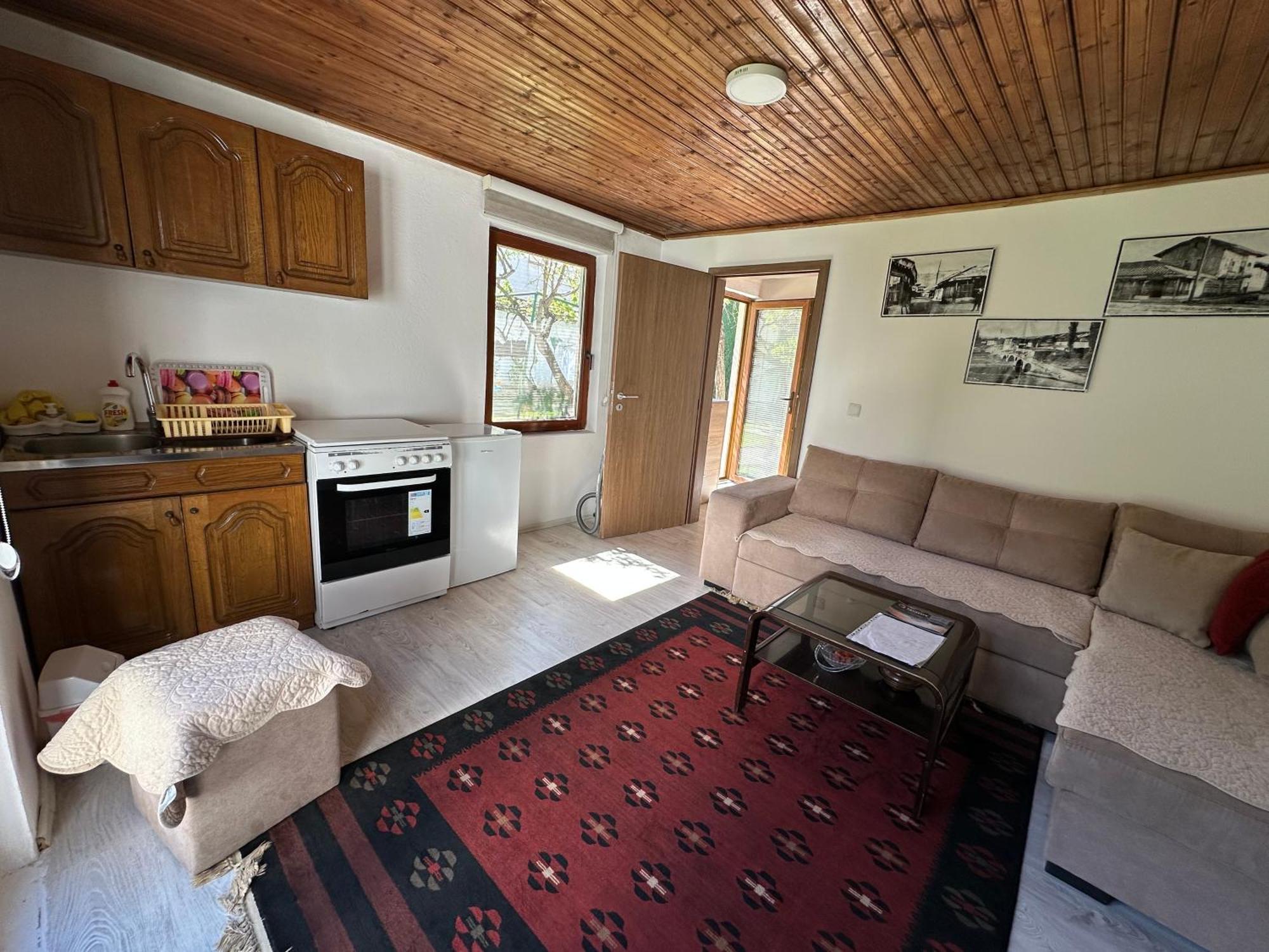 Garden Guesthouse Gjakova Eksteriør billede