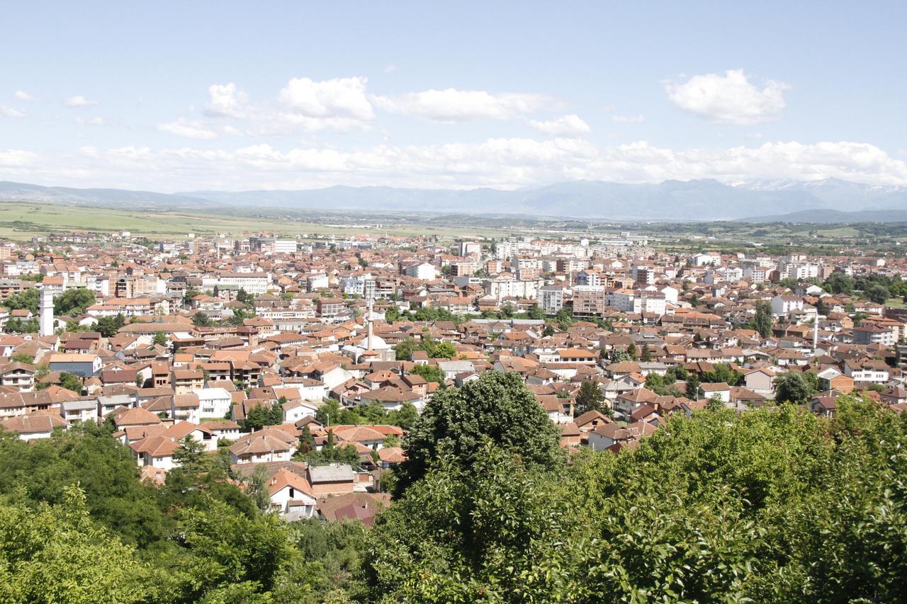 Garden Guesthouse Gjakova Eksteriør billede